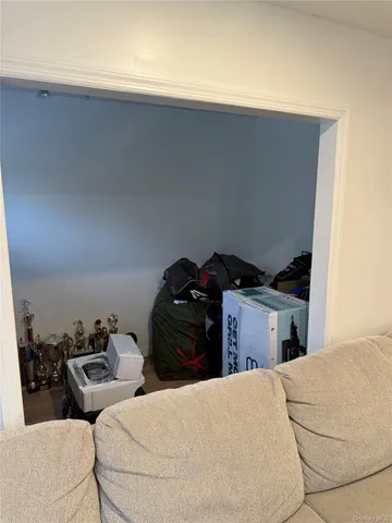 $699,999 | 443 Howe Avenue | Castle Hill