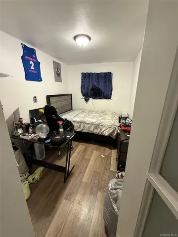 $699,999 | 443 Howe Avenue | Castle Hill