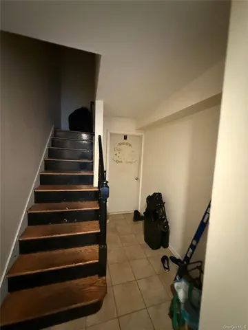 $699,999 | 443 Howe Avenue | Castle Hill