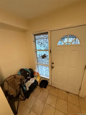 $699,999 | 443 Howe Avenue | Castle Hill