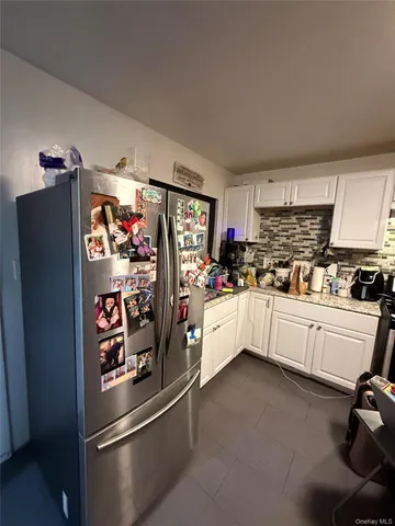 $699,999 | 443 Howe Avenue | Castle Hill