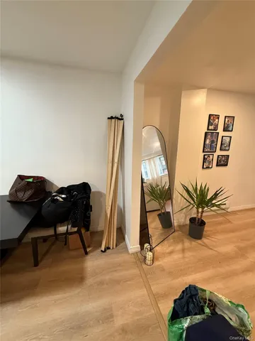 $699,999 | 443 Howe Avenue | Castle Hill