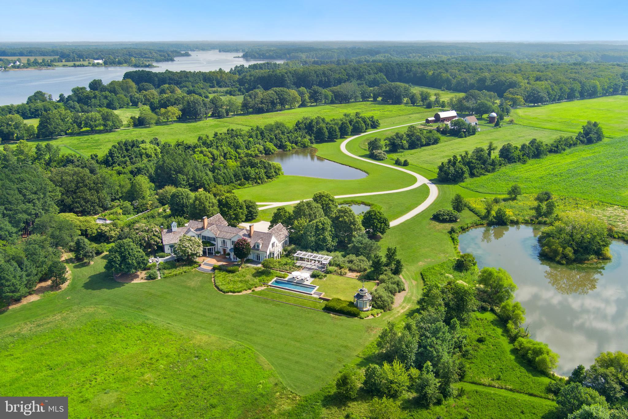 Main Residence River Side