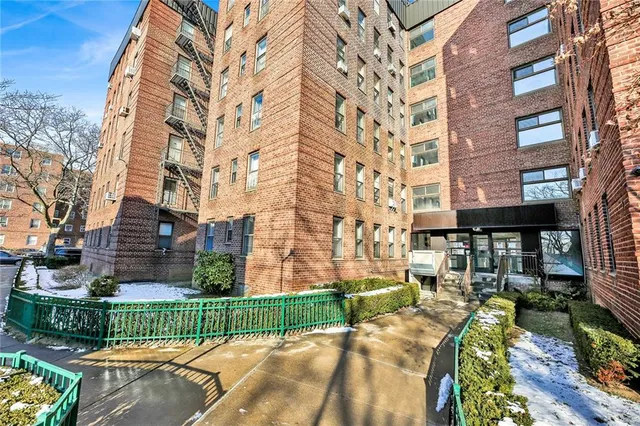 $199,000 | 2250 Brigham Street, Unit 1G | Sheepshead Bay