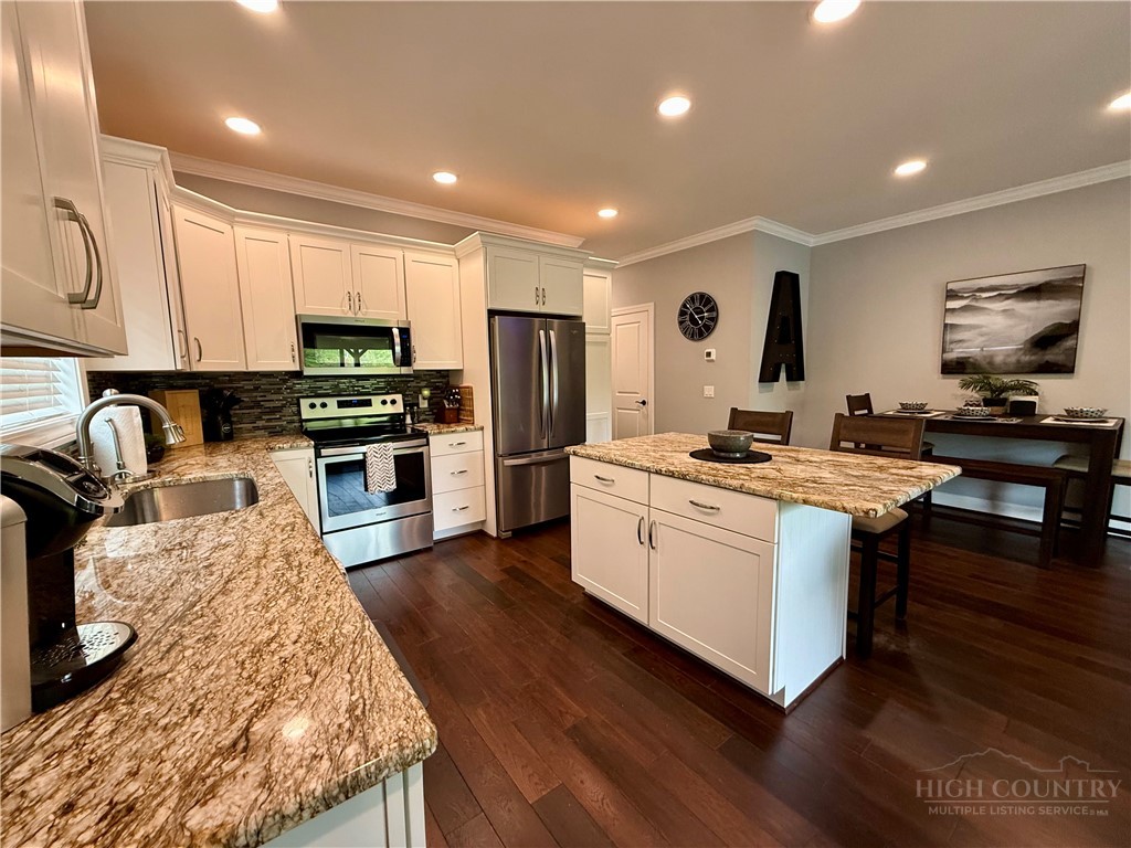 192 South Willow Ridge Lane, Unit 192 Boone, NC 28607 - Photo 6 of 28 Gallery Image 6