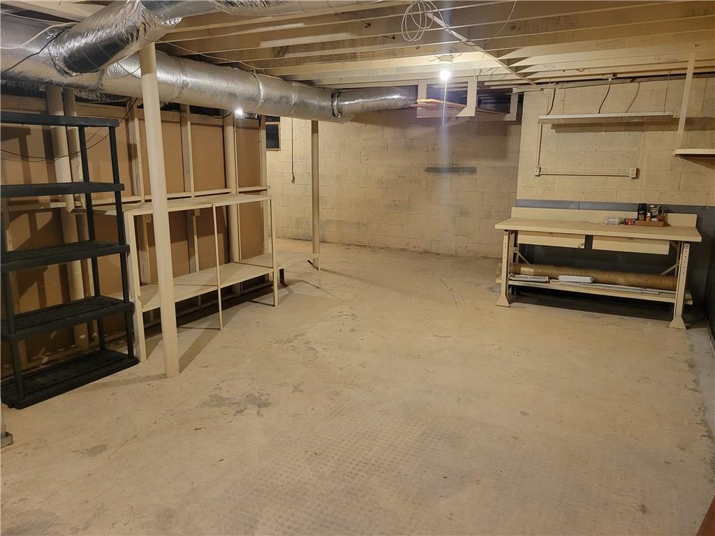 3009 Caldwell Road Northeast Brookhaven, GA 30319 - Photo 19 of 22 a view of a room with racks