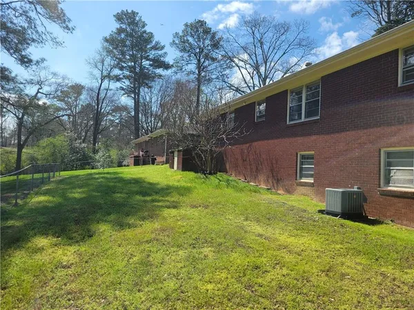 $2,795 | 3009 Caldwell Road Northeast, Brookhaven, GA 30319