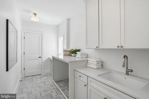$4,795,000 | 5840 Hilldon Street, McLean, VA 22101