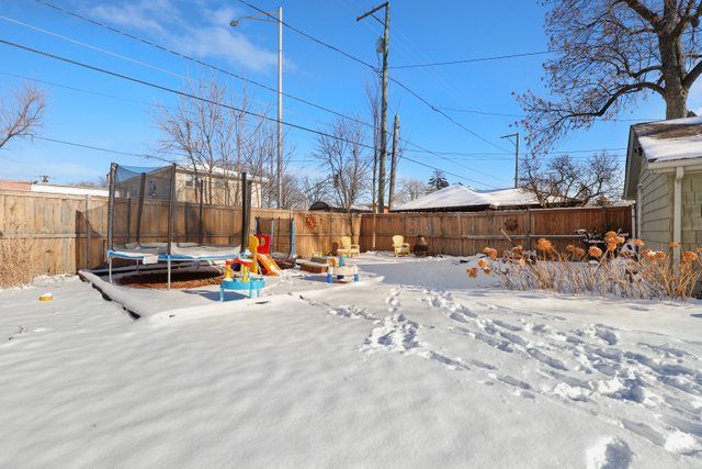 102 Northgate Road Riverside, IL 60546 - Photo 41 of 45 a view of a basketball court