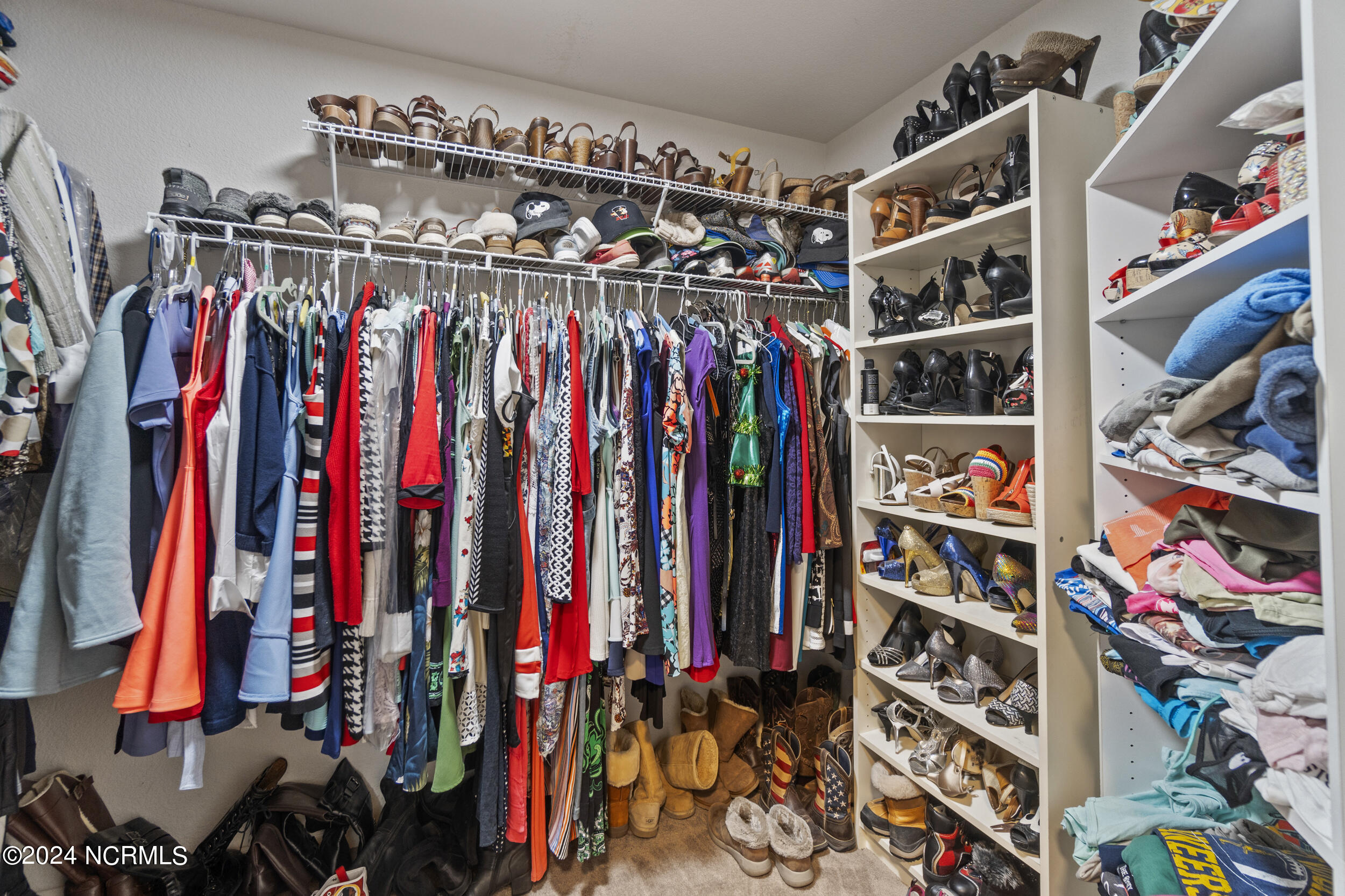 174 St Andrews Road Moyock, NC 27958 - Photo 43 of 64 Primary Closet 1 of 2