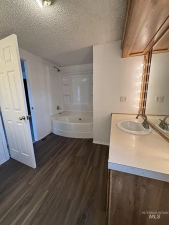 $850,000 | 912 4th Avenue North, Nampa, ID 83687