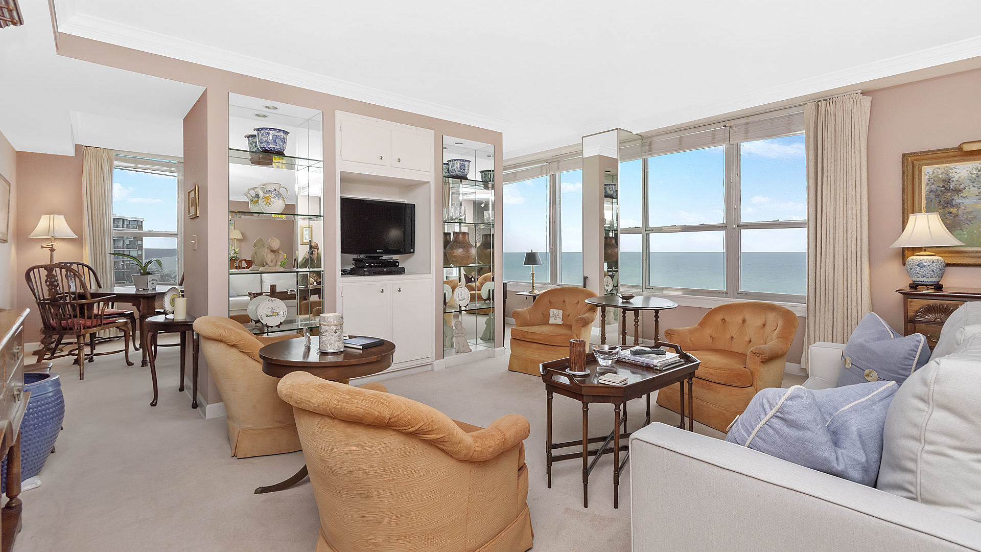 1616 Sheridan Road, Unit 7A Wilmette, IL 60091 - Photo 5 of 22 a living room with furniture and large windows