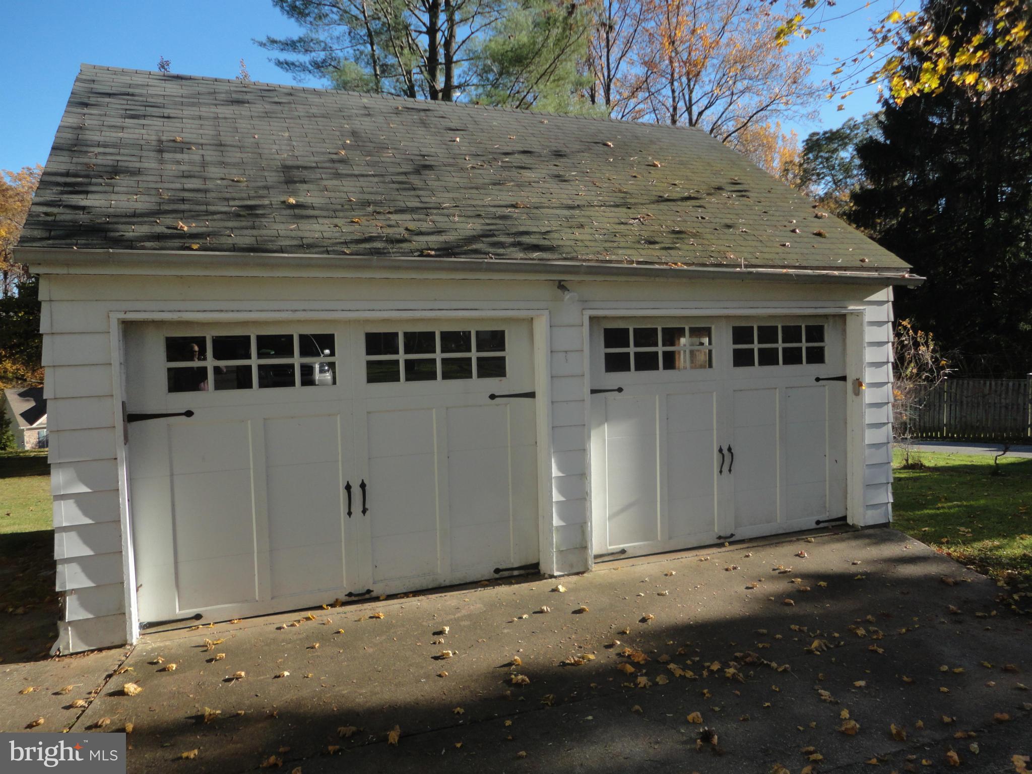 1439 Providence Road Baltimore, MD 21286 - Photo 13 of 14 Detached garage