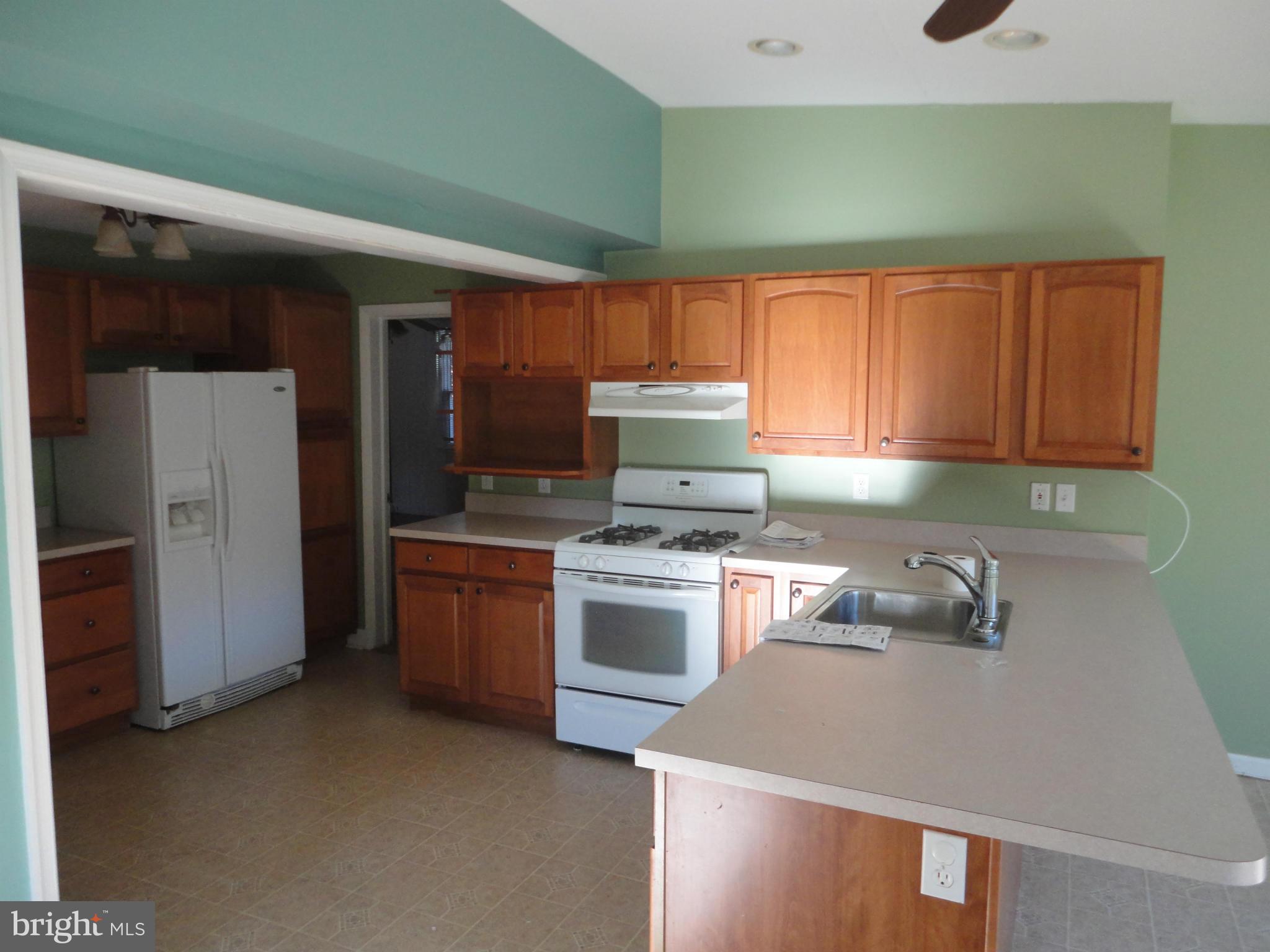 1439 Providence Road Baltimore, MD 21286 - Photo 3 of 14 Kitchen