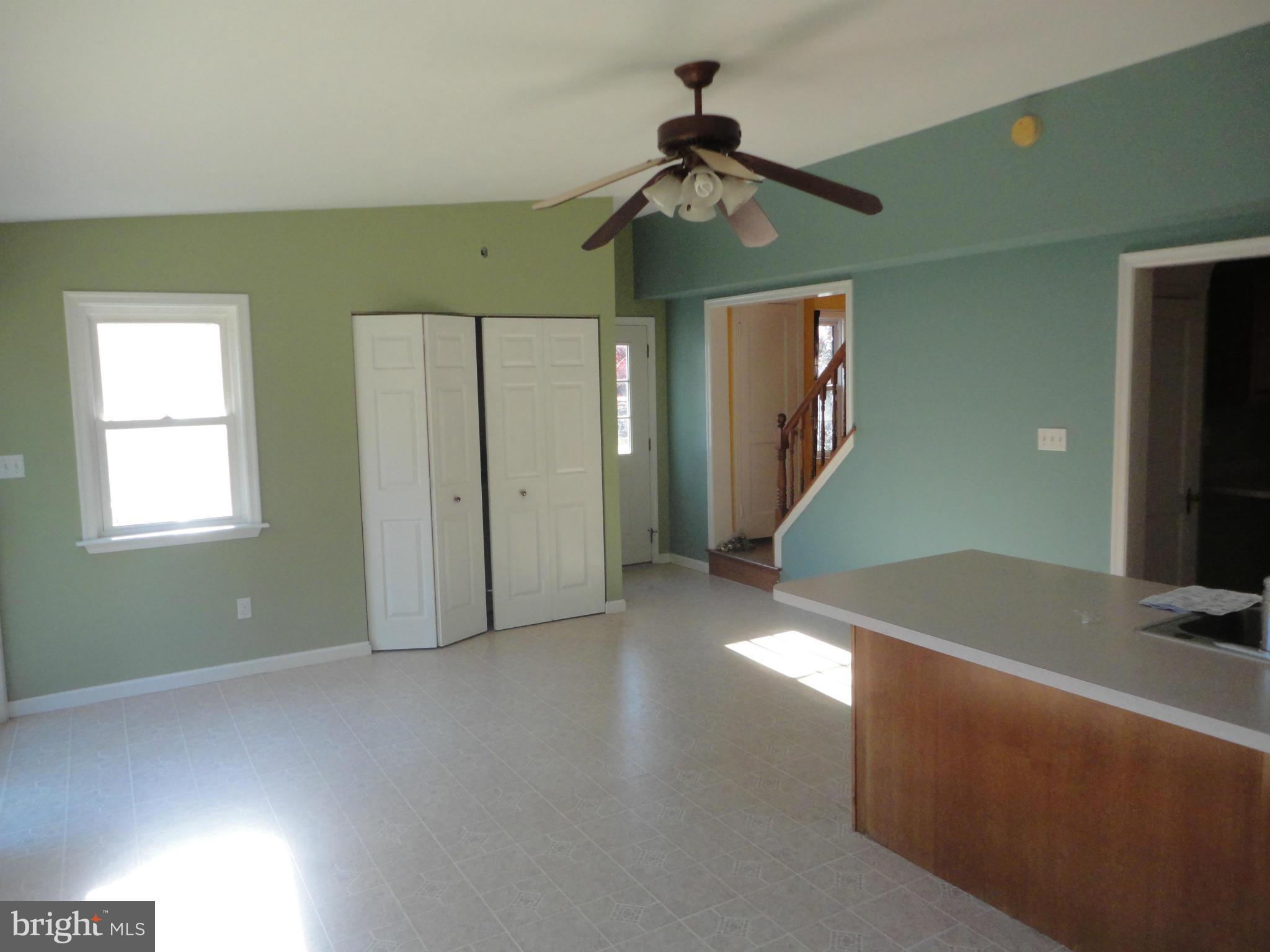 1439 Providence Road Baltimore, MD 21286 - Photo 8 of 14 Family Room