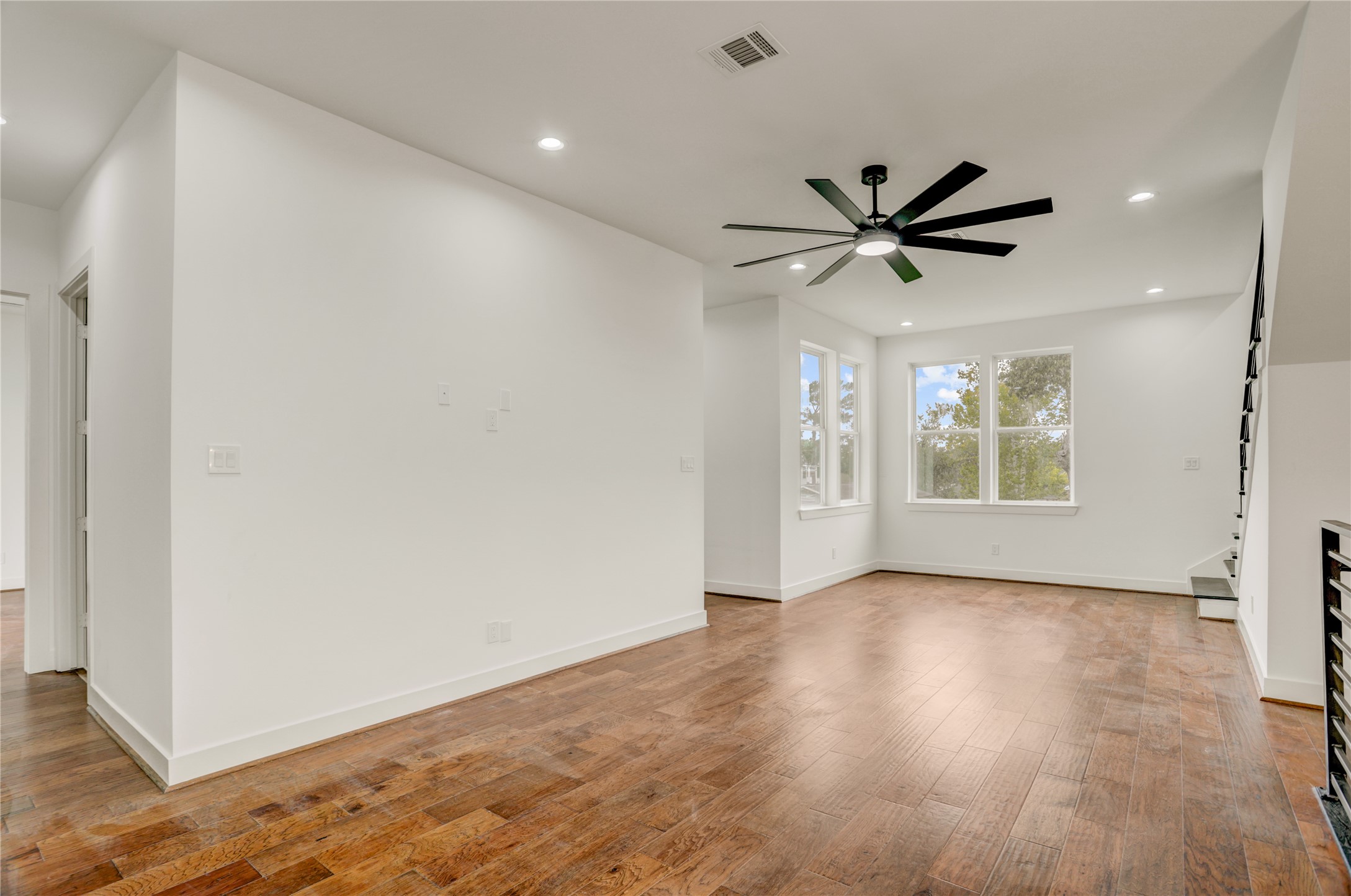 6814 Hartland Street Houston, TX 77055 - Photo 14 of 50 2nd floor game room. Utility room to the right.