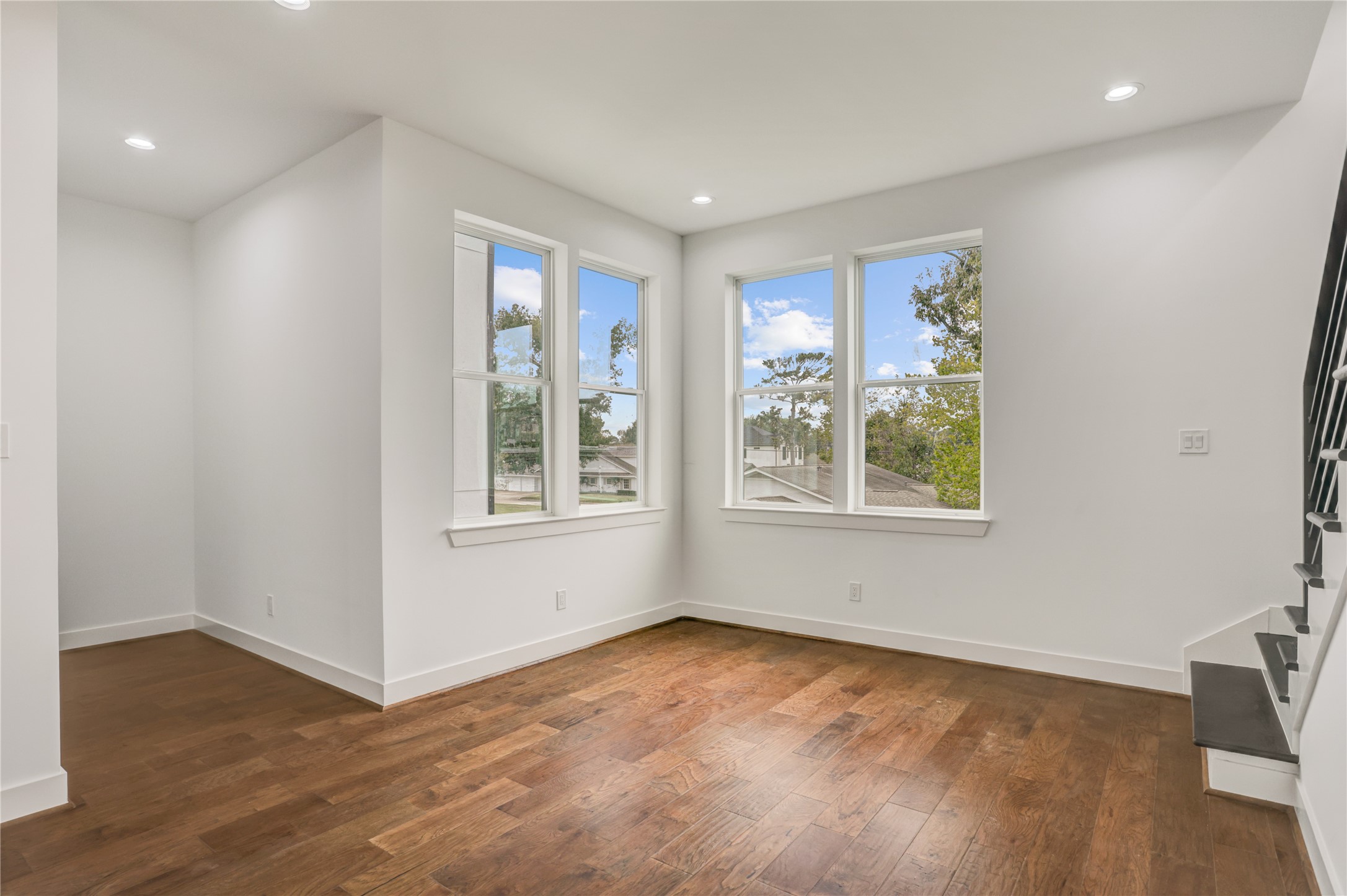 6814 Hartland Street Houston, TX 77055 - Photo 16 of 50 2nd floor reading cove