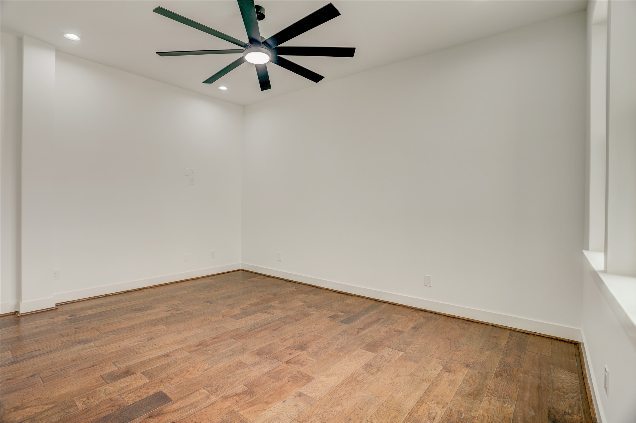 6814 Hartland Street Houston, TX 77055 - Photo 24 of 50 Bedroom 3