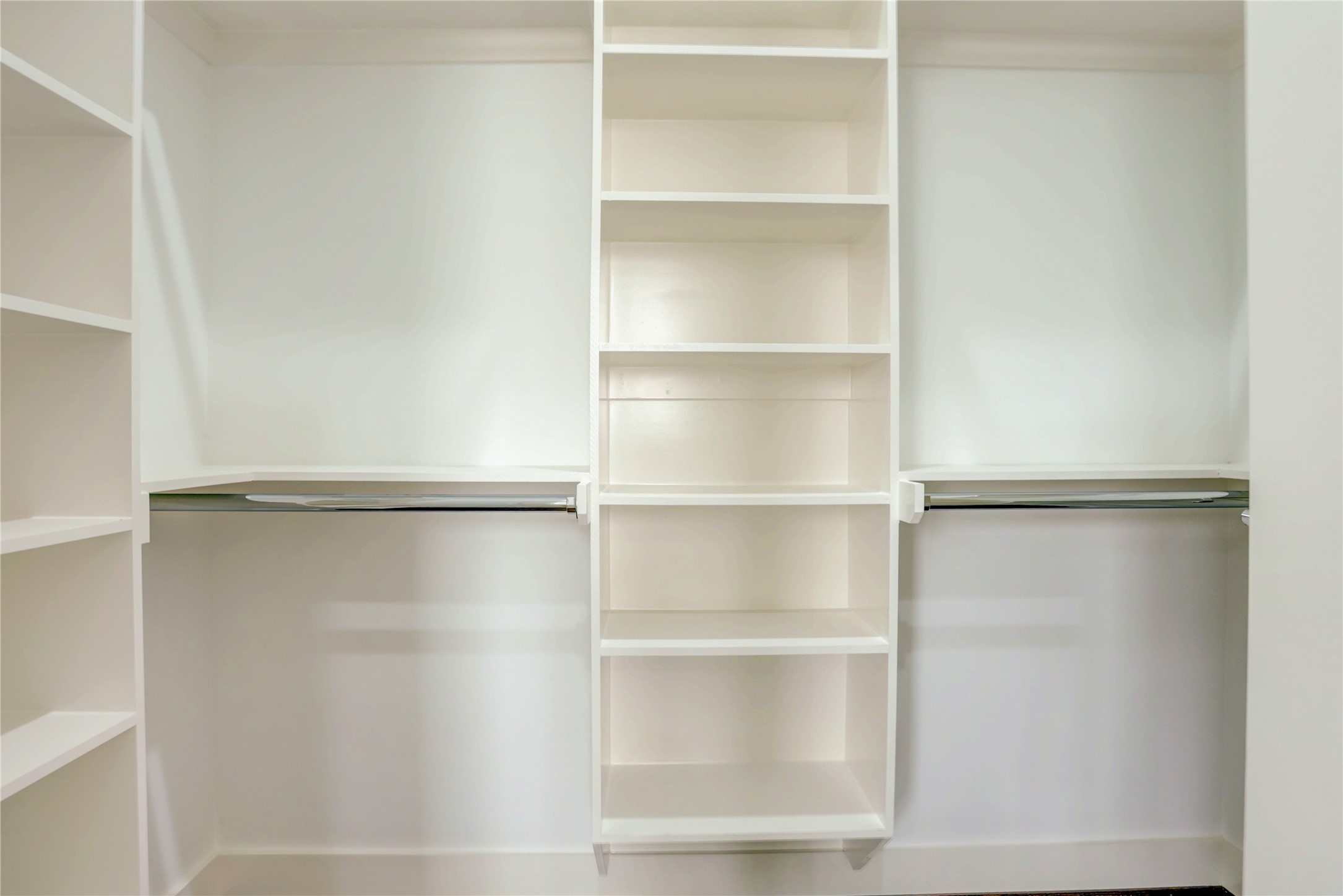 6814 Hartland Street Houston, TX 77055 - Photo 26 of 50 Bedroom 3 closet (massive!)