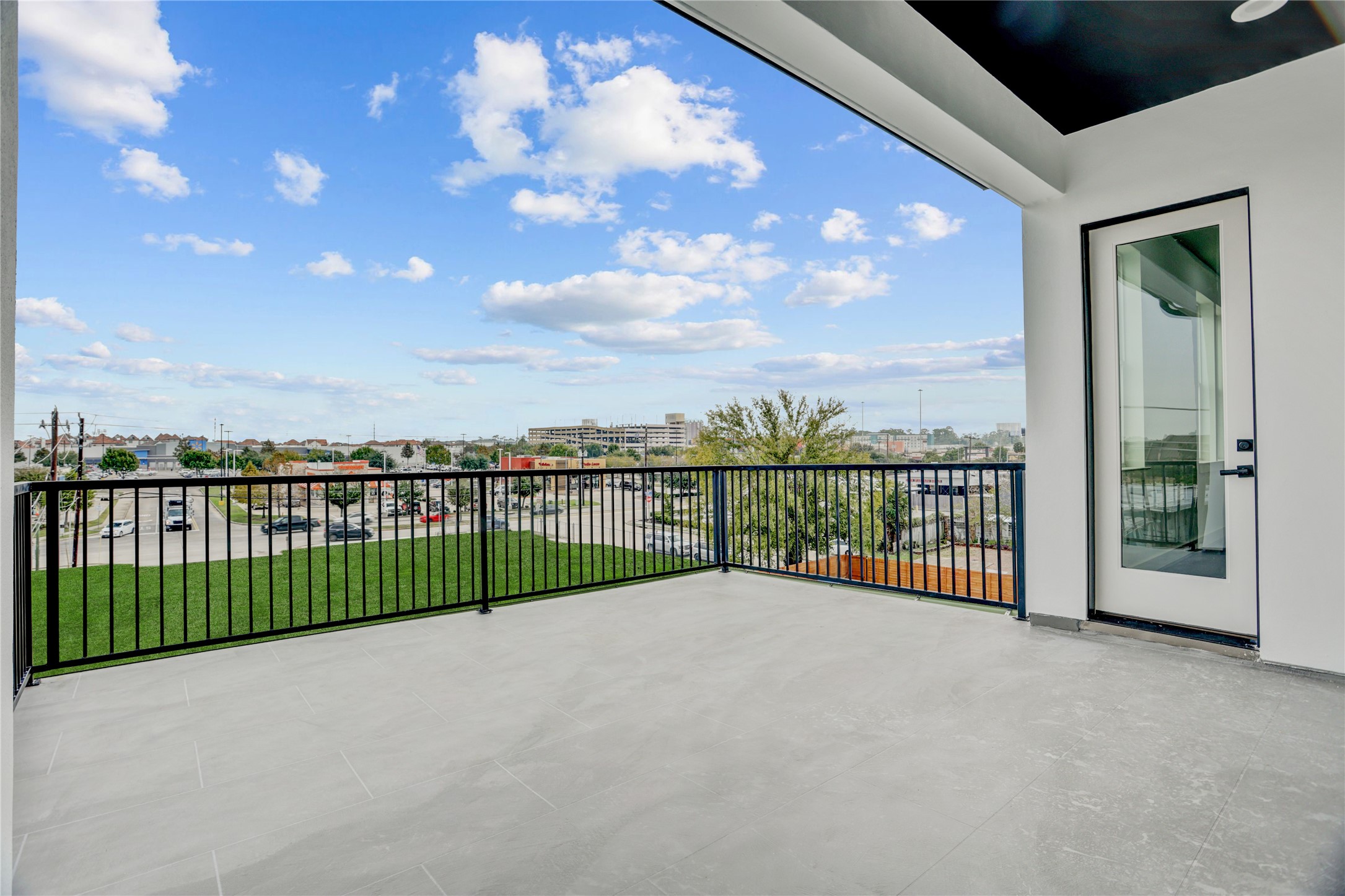 6814 Hartland Street Houston, TX 77055 - Photo 32 of 50 Another view of the Third-floor terrace with direct access from both the media room and the primary suite.