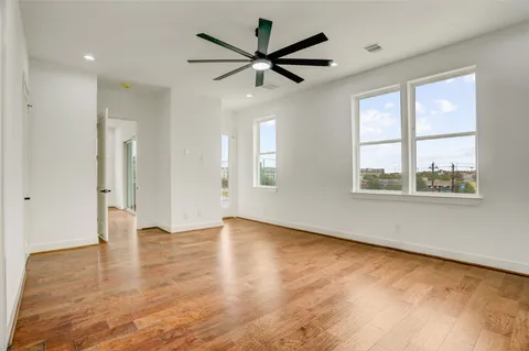 $6,900 | 6814 Hartland Street, Houston, TX 77055