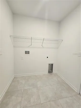 a view of empty room with window