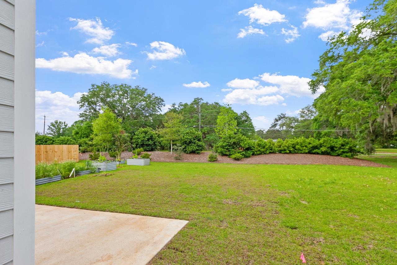 450 Grand Oaks Road Tallahassee, FL 32317 - Photo 2 of 32