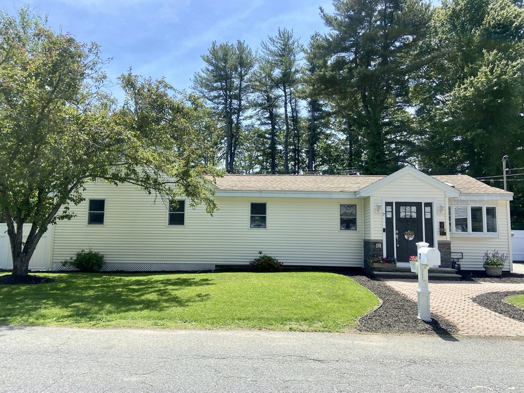 7 Burnside Lane Merrimac, MA 01860 - Photo 2 of 42