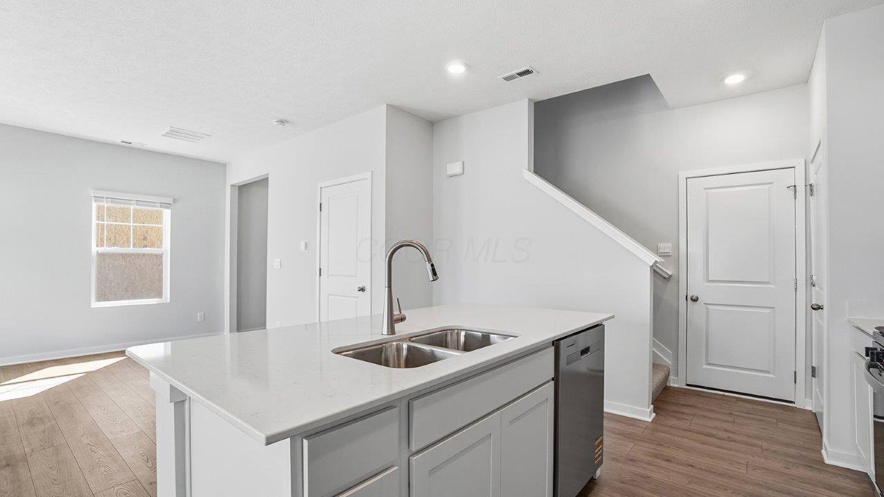 6350 Ripken Street Columbus, OH 43228 - Photo 18 of 57 _0028_017