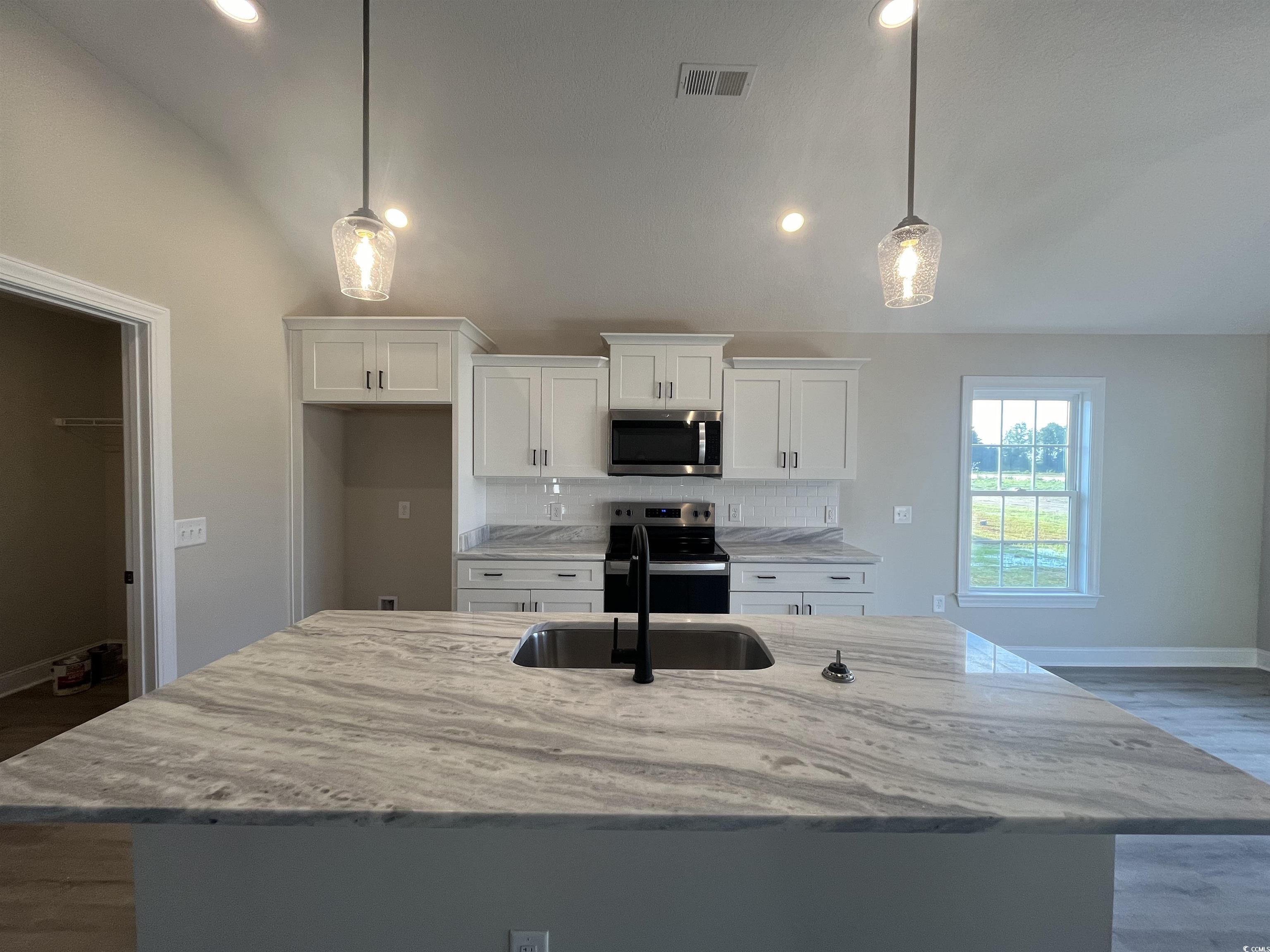 8237 Kerl Road Aynor, SC 29511 - Photo 8 of 28 Gallery Image 8