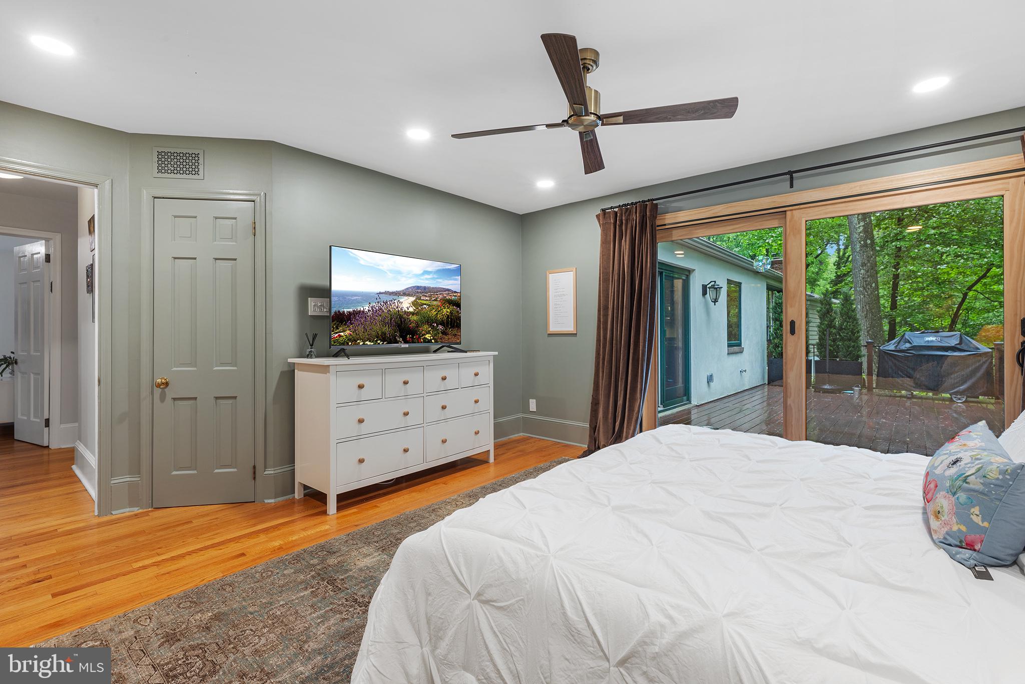 290 Danell Road Wayne, PA 19087 - Photo 26 of 42 large primary bedroom