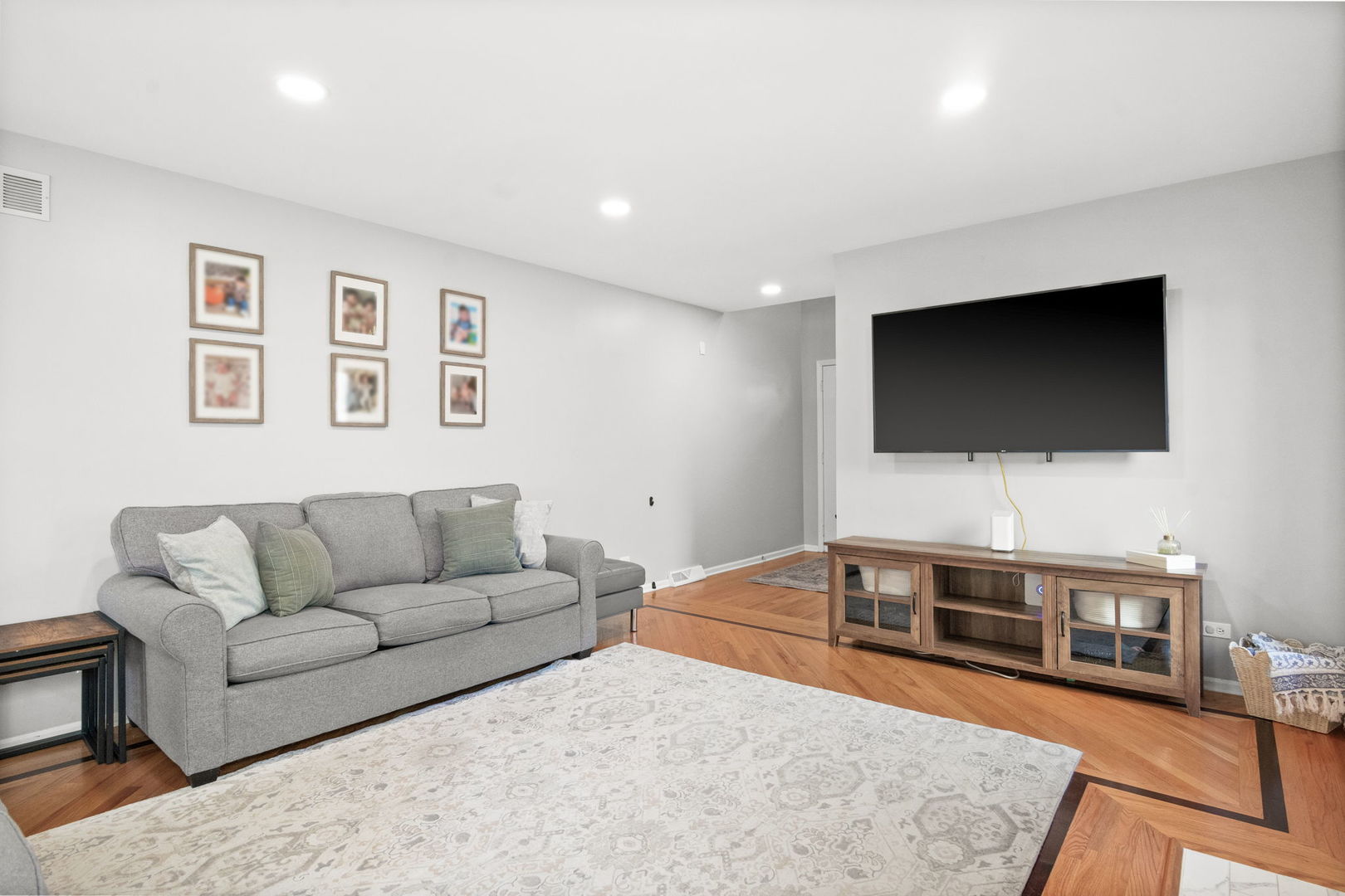 7S367 Augusta Lane Naperville, IL 60540 - Photo 8 of 42