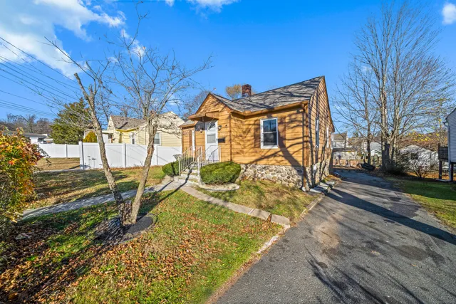 $207,000 | 204 Bouley Avenue, Waterbury, CT 06705