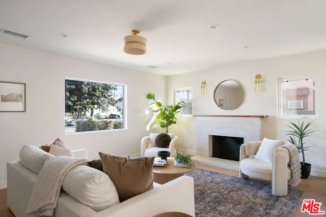 $1,495,000 | 4617 10th Avenue, Los Angeles, CA 90043