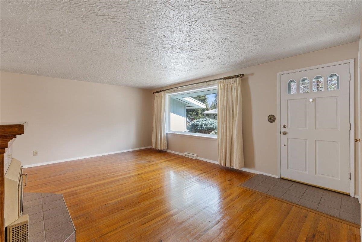 8017 North Hughes Drive Spokane, WA 99208 - Photo 3 of 36