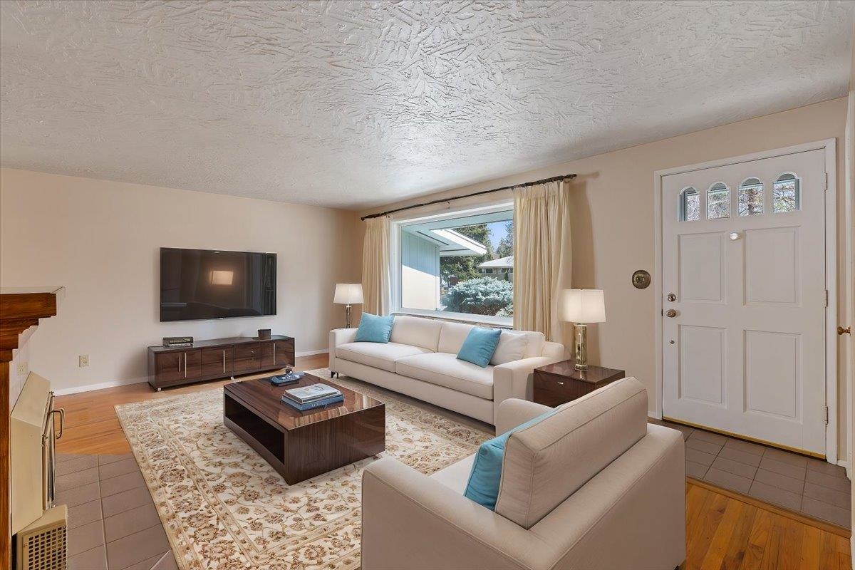 8017 North Hughes Drive Spokane, WA 99208 - Photo 4 of 36