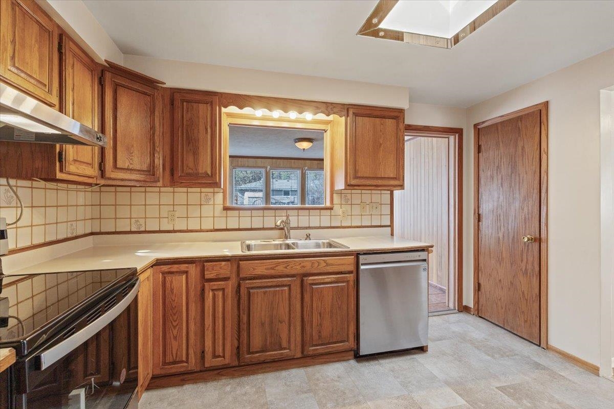 8017 North Hughes Drive Spokane, WA 99208 - Photo 10 of 36