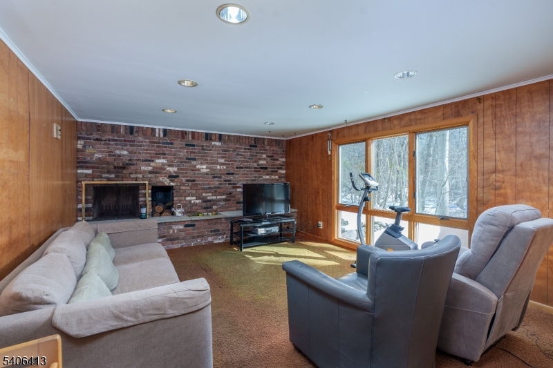 12 Ledgewood Terrace Kinnelon, NJ 07405 - Photo 5 of 31