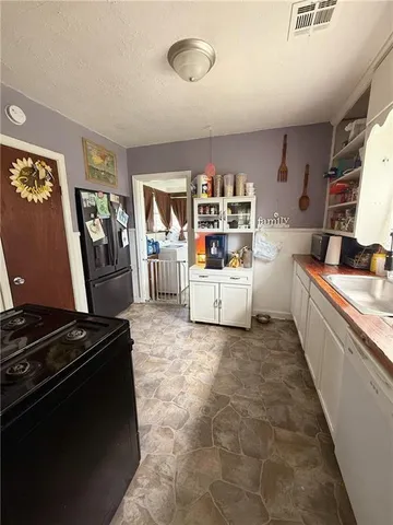 $69,000 | 704 West 2nd Street, Coffeyville, KS 67337