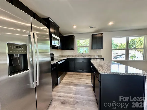 $2,000 | 8038 Sinnet Place, Charlotte, NC 28269