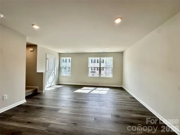 $2,000 | 8038 Sinnet Place, Charlotte, NC 28269