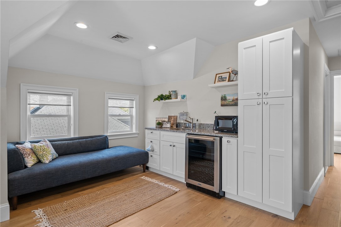 12 University Avenue Providence, RI 02906 - Photo 33 of 44