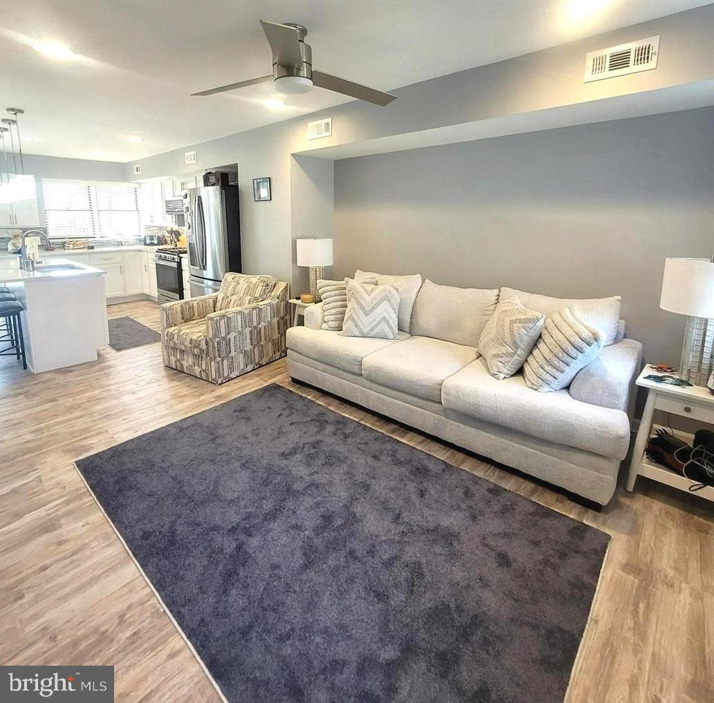 1935 Church Road Baltimore, MD 21222 - Photo 2 of 12 Living Room