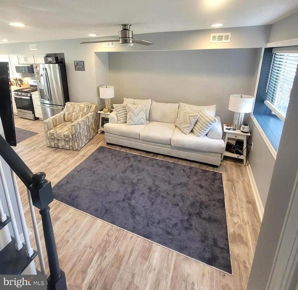 1935 Church Road Baltimore, MD 21222 - Photo 3 of 12 Living Room