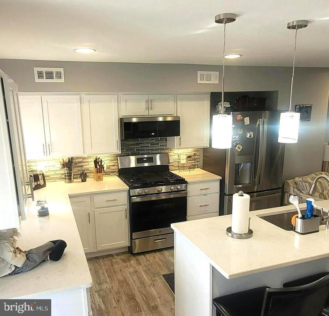 1935 Church Road Baltimore, MD 21222 - Photo 4 of 12 Kitchen w/quartz counters