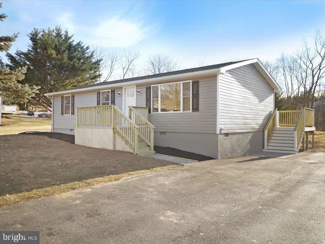 a view of a house with a outdoor space