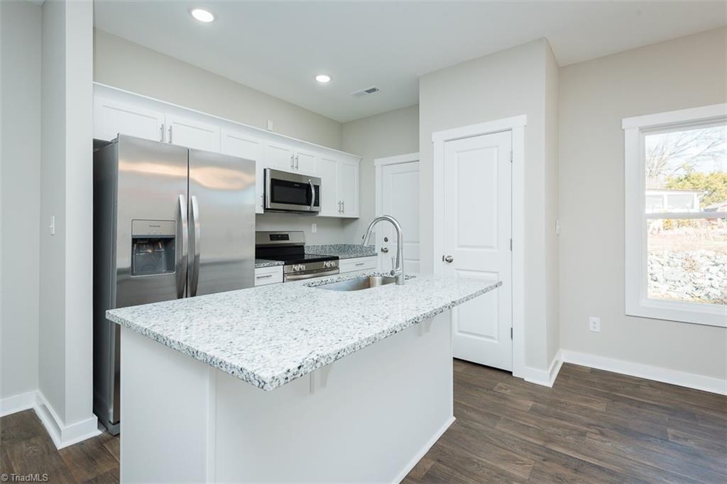 1035 Pinnix Loop Burlington, NC 27217 - Photo 5 of 21