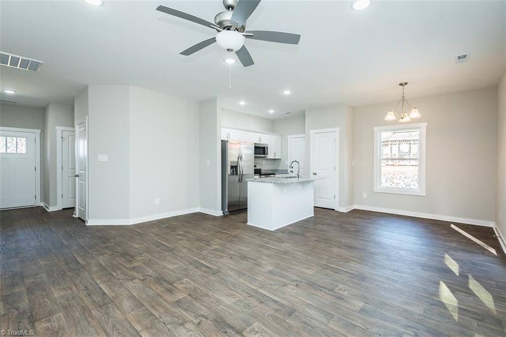 1035 Pinnix Loop Burlington, NC 27217 - Photo 8 of 21