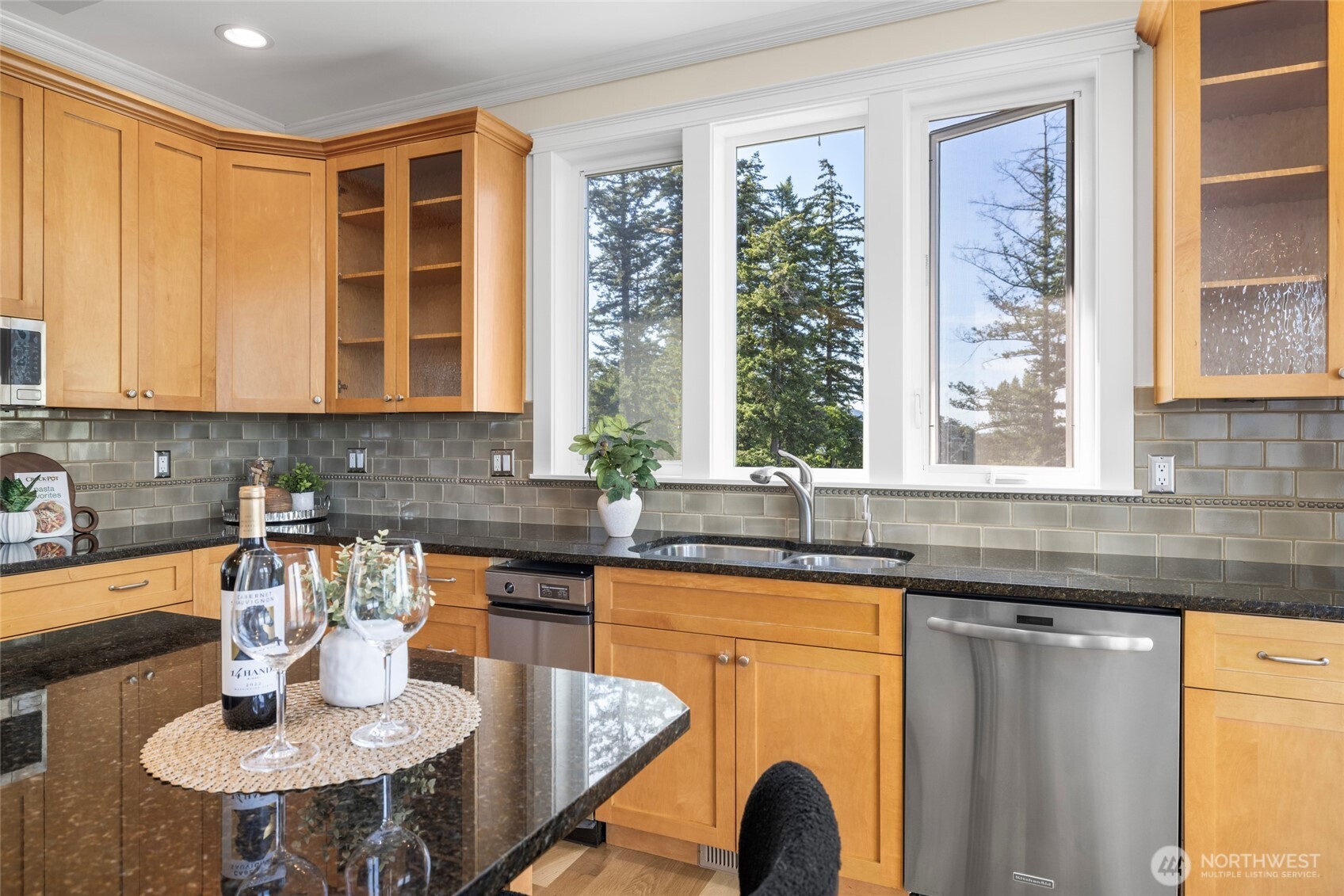 2314 20th Street Anacortes, WA 98221 - Photo 13 of 40