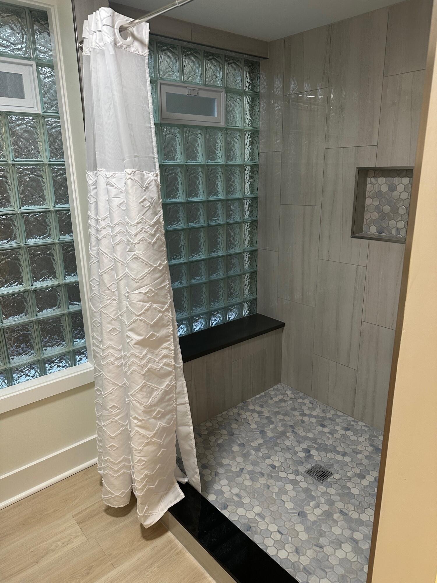 1605 Us-1, Unit 12B Jupiter, FL 33477 - Photo 12 of 28 Main Bathroom